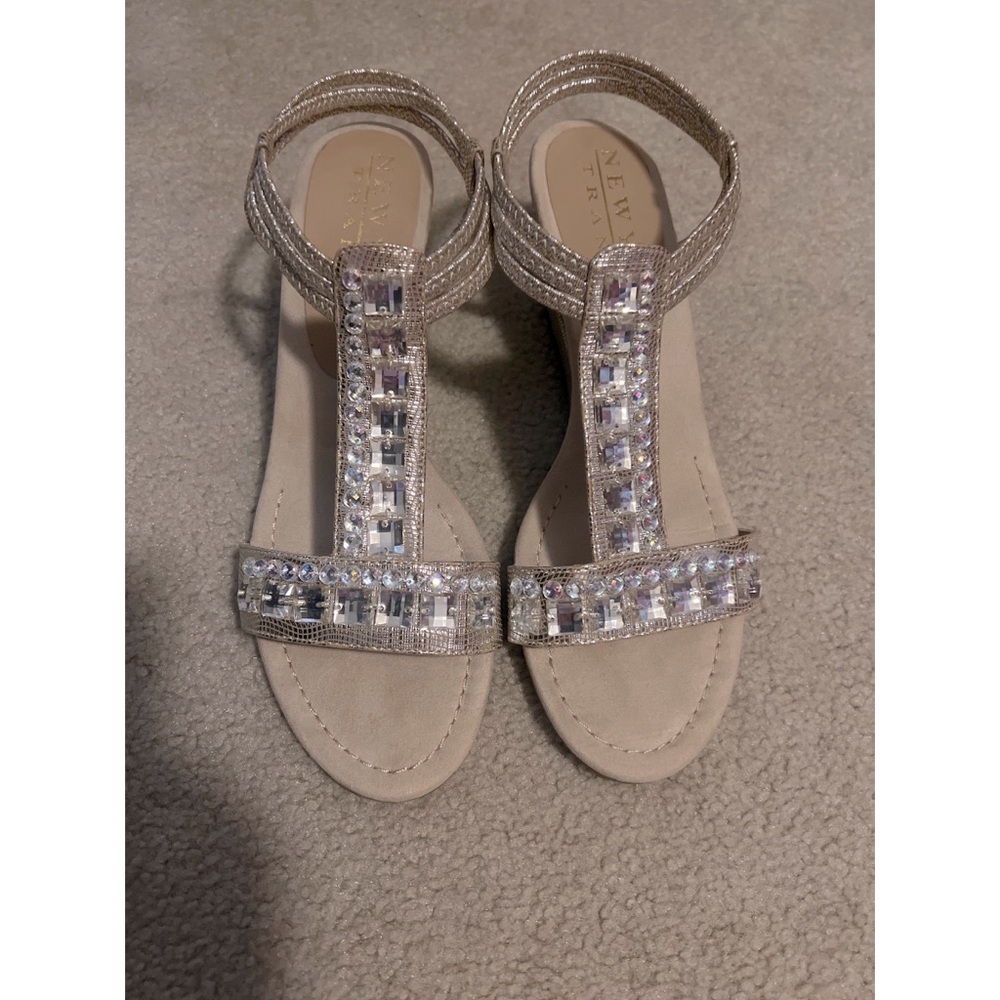 Womens formal shoes, New York Transit gold/champagne in color